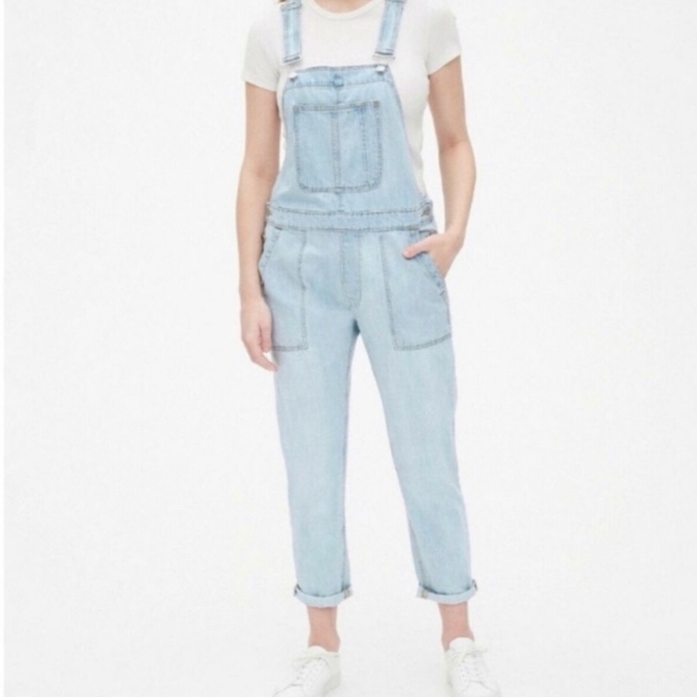 GAP Cropped Overalls